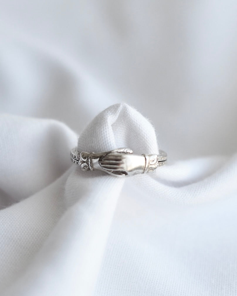 Vintage Clasped Hands ‘Gimmel’ Ring