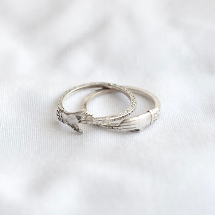 Vintage Clasped Hands ‘Gimmel’ Ring